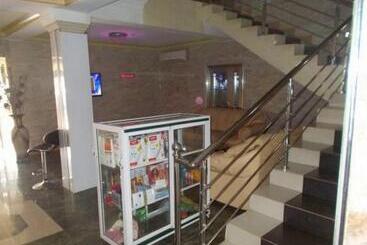 پانسیون Room In Lodge   Dublina Hotels And Suites