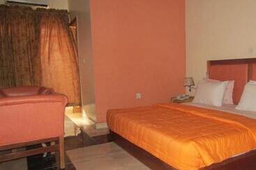 پانسیون Room In Lodge Harlescourt Hotels And Suites Asaba