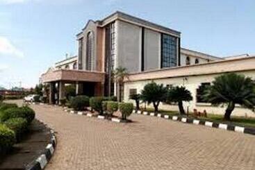 پانسیون Room In Lodge Nelrose Hotel, Asaba