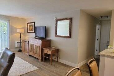 Stayspro   Hollywood Homes Minutes To Everything Spacious And Free Parking