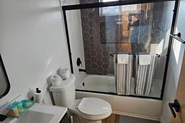 Stayspro Hollywood Homes Minutes To Everything Spacious And Free Parking