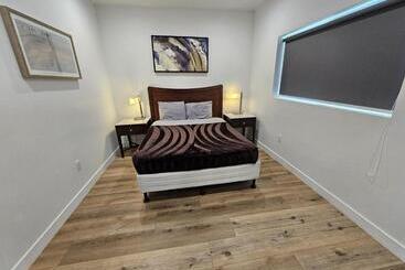Stayspro   Hollywood Homes Minutes To Everything Spacious And Free Parking