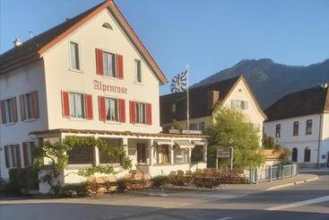 هتل Alpenrose