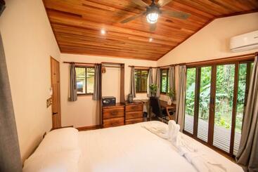 هتل Selva Armonia Immersive Jungle Resort