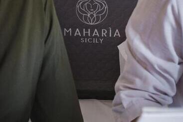 تختخواب و صبحانه Maharìa Bed & Wine
