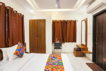 Fabhotel Balaji Paradise