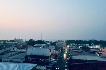 هتل Los Guacamayos La Ceiba