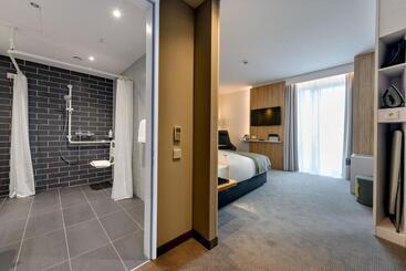 هتل Holiday Inn Express   Fulda, An Ihg
