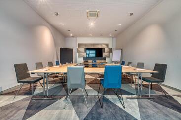 هتل Holiday Inn Express   Fulda, An Ihg