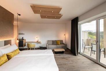 Отель Pippos Mountain Lodge