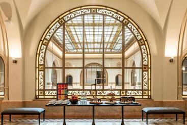 هتل The Marmorosch Bucharest, Autograph Collection
