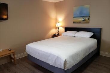 Parlee Beach Motel