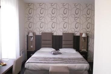 هتل Arverna Vichy   Clt