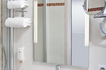 هتل Arverna Vichy   Clt