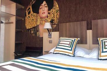 هتل Arverna Vichy   Clt