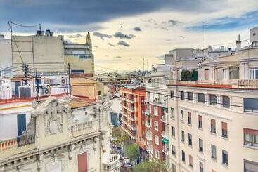 تختخواب و صبحانه Hi Valencia Canovas