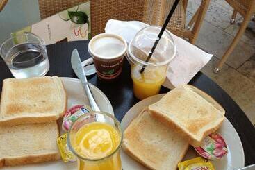 تختخواب و صبحانه Hi Valencia Canovas