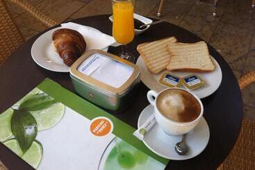 تختخواب و صبحانه Hi Valencia Canovas