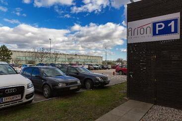 هتل Arion Airport