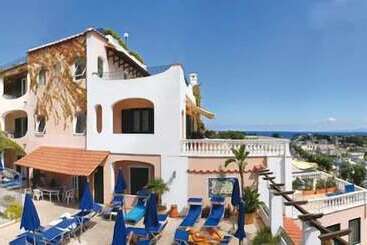 هتل Bellevue Benessere & Relax
