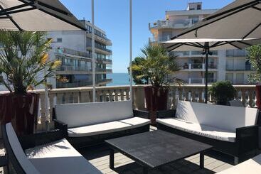 هتل Best Western Hôtel Brittany La Baule Centre & Plages