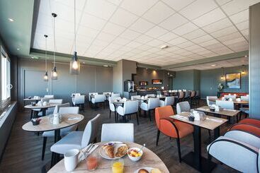 Best Western Hotel De La Plage Saint Marc Sur Mer