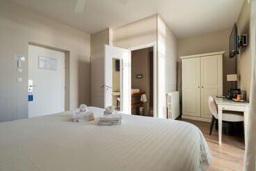 Best Western Hotel De La Plage Saint Marc Sur Mer