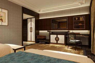 هتل Beverly Plaza