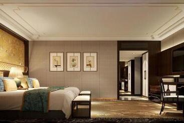 هتل Beverly Plaza