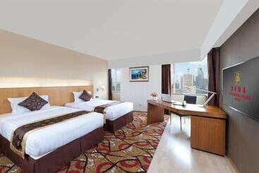 هتل Beverly Plaza