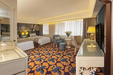هتل Beverly Plaza