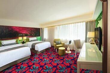 هتل Beverly Plaza