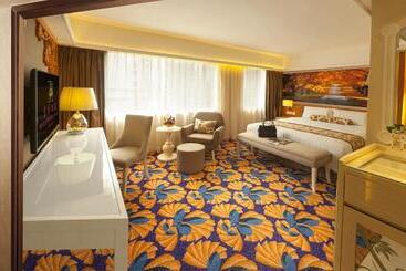 هتل Beverly Plaza
