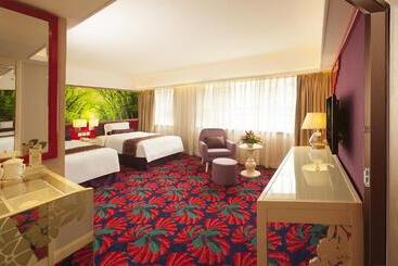 هتل Beverly Plaza