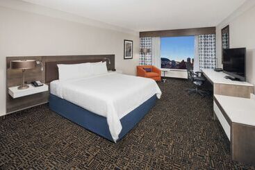 هتل Hilton Garden Inn Montreal Centre Ville