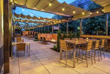 هتل Hilton Vancouver Washington