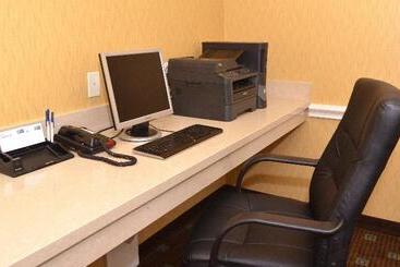 Holiday Inn Express Hotel & Suites San Antonio Airport North, An Ihg