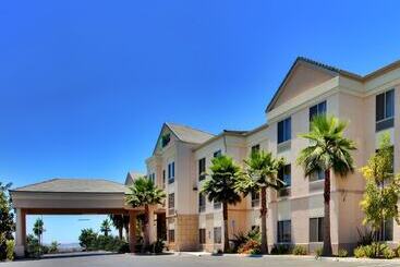 Holiday Inn Express Hotel & Suites San Diego Otay Mesa By Ihg