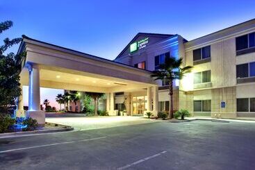 Holiday Inn Express Hotel & Suites San Diego Otay Mesa By Ihg