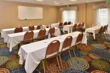 Holiday Inn Express Hotel & Suites San Diego Otay Mesa By Ihg
