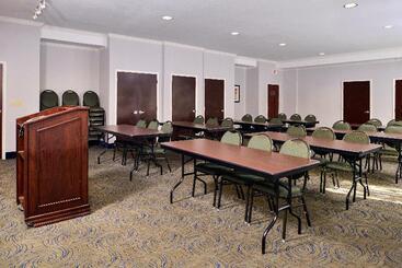 Holiday Inn Express Hotel & Suites San Antonio By Ihg