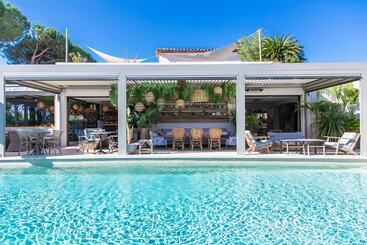 هتل Hôtel Font Mourier