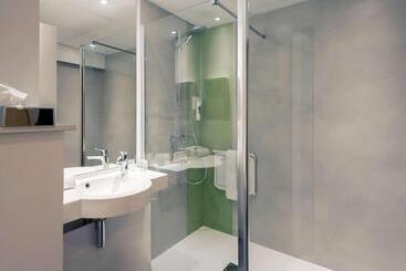 هتل Hôtel Mercure Niort Marais Poitevin