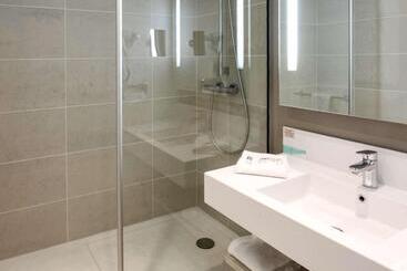 هتل Hôtel Mercure Niort Marais Poitevin