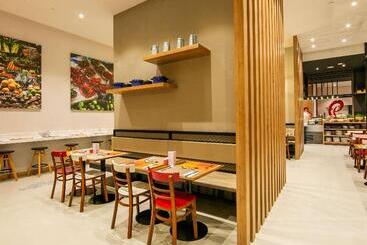 هتل Ibis Al Barsha