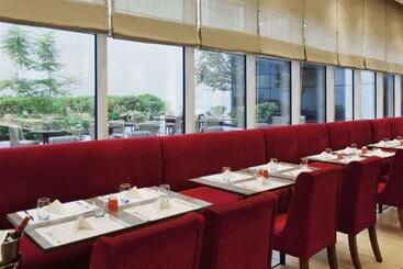 هتل Ibis Al Barsha