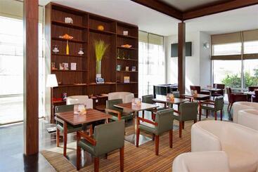 هتل Ibis Al Barsha