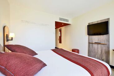 هتل Kyriad Prestige Compiegne