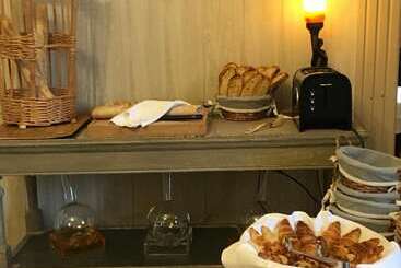 هتل La Roseraie Hôtel Restaurant