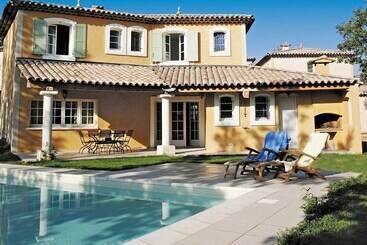 فندق Lagrange Vacances Domaine De Fayence